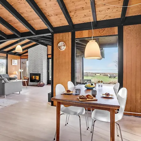 2 Bedroom Beautiful In Fejo Holiday home